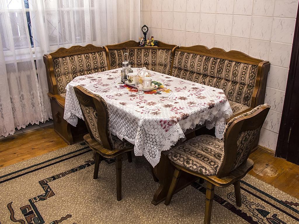 Vip-Apartments Angel Palas Tjernivtsi Eksteriør billede